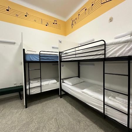 Hostel Opera Λιουμπλιάνα Εξωτερικό φωτογραφία