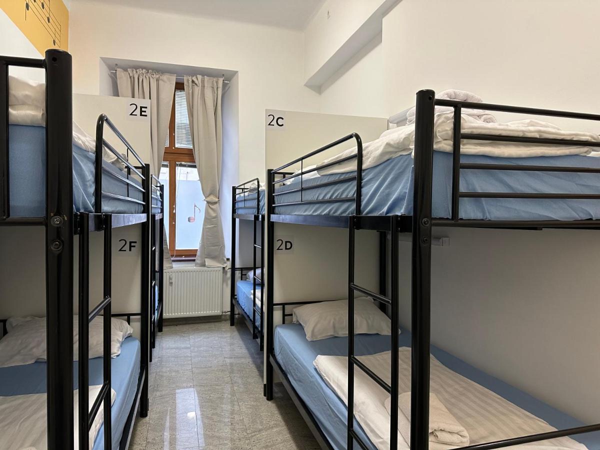 Hostel Opera Λιουμπλιάνα Εξωτερικό φωτογραφία
