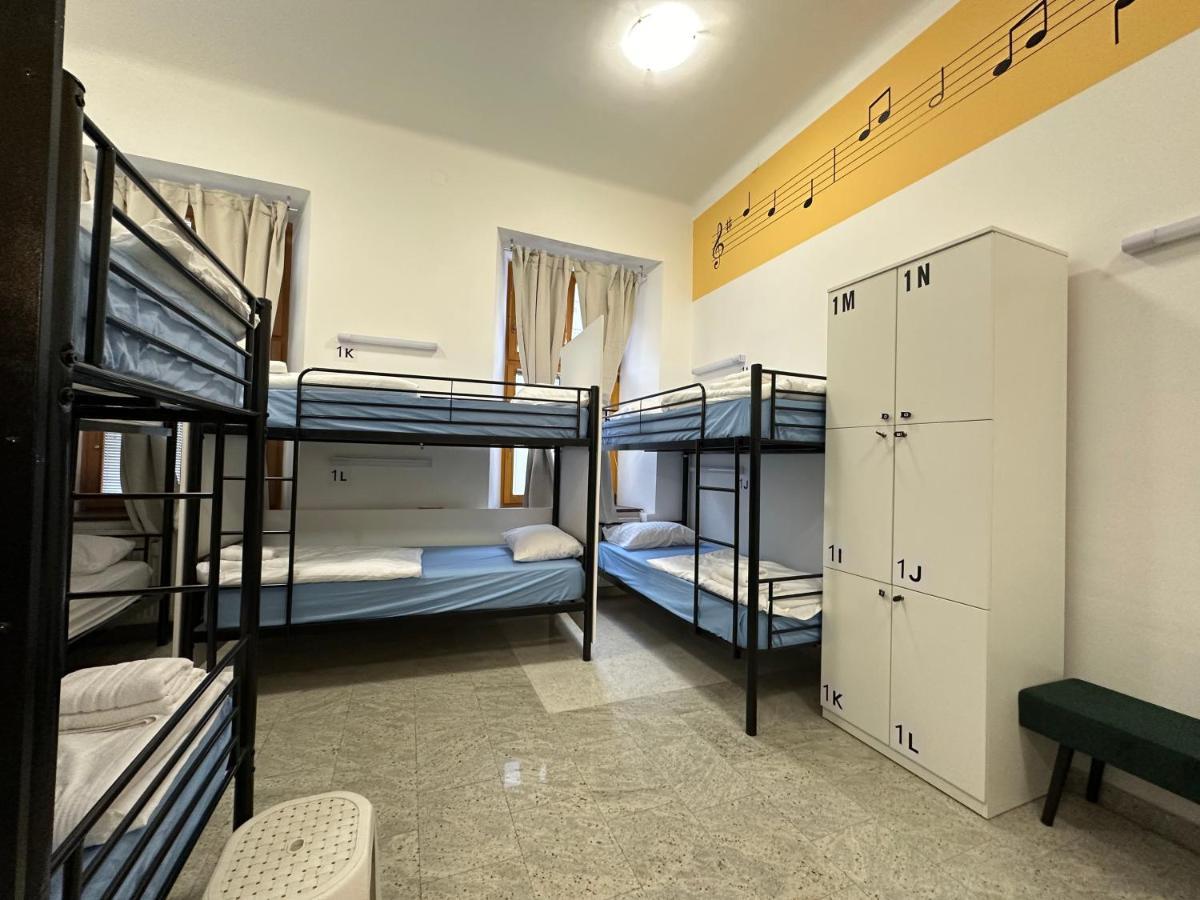 Hostel Opera Λιουμπλιάνα Εξωτερικό φωτογραφία