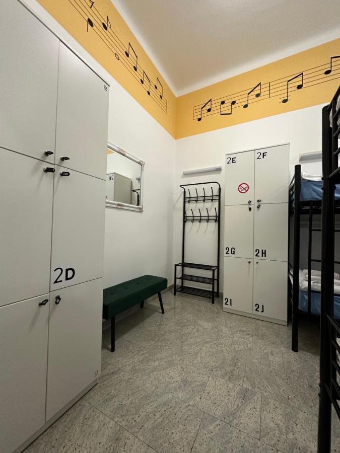 Hostel Opera Λιουμπλιάνα Εξωτερικό φωτογραφία
