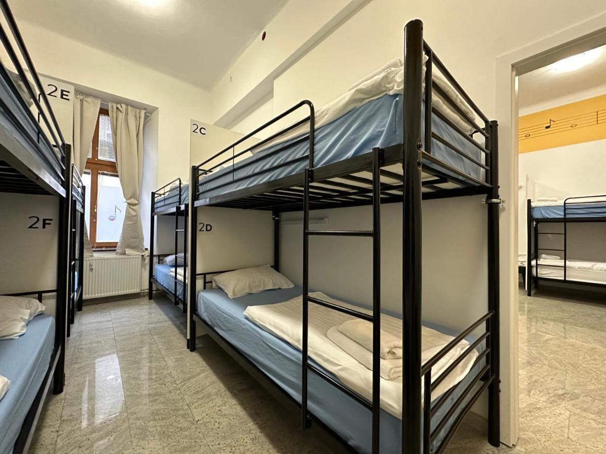 Hostel Opera Λιουμπλιάνα Εξωτερικό φωτογραφία